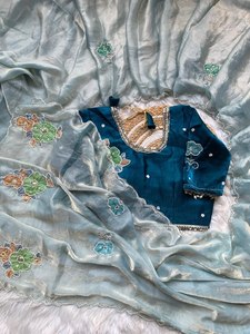 Sari en satin Cutdana Bloom, Sari élégant Perle de Jardin, Sari fait main à motif floral, Sari de luxe avec motif Butta perlé, Sari en satin Aura Perlé - Product Image 3