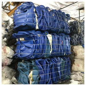 Residuos de bidones de HDPE lavados en caliente, listos para exportación, para envío de carga a granel y plantas de reciclaje de plástico industrial - Product Image 5