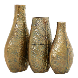 Jarrón Floral con Relieve de Hojas en Latón Antiguo de Diferentes Tamaños para Decoración del Hogar, Jardín, Sala de Estar y Bodas - Product Image 1