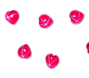 Cœur de rubis étoilé transparent 12x12 mm 8 carats, cabochon poli créé en laboratoire avec effet étoile à 6 branches pour la fabrication de bijoux - Product Image 3