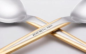 Ensemble de couverts modernes plaqués argent avec des poignées élégantes à bords dorés, parfait pour la maison, les mariages, les banquets et les restaurants. - Product Image 2