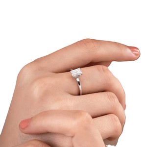 Anillo de Compromiso de Oro Sólido de 10K/14K con Diamante Cultivado en Laboratorio con Corte Esmeralda para Mujer, Anillo de Promesa, Anillo Solitario con Diamante Certificado por IGI, Anillo Fino - Product Image 4