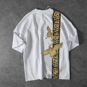 T-shirt ample en maille respirante à col en V pour homme, style streetwear, imprimé par sublimation, écologique, décontracté, uni, délavé - Product Image 2