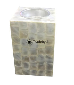 Élégant porte-bougie décoratif en nacre, accent de luxe pour la maison par Tradebyd - Product Image 2