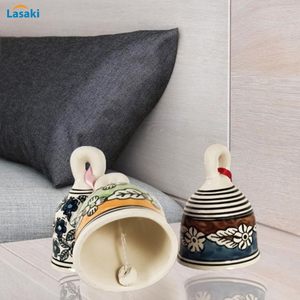 Campana de Cerámica, Decoraciones Navideñas Hechas a Mano, Estilo Tradicional con Cinta, Adorno para Colgar en la Pared, Decoración Interior, Patrón Floral de 3 Colores - Product Image 2