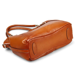 Lightweight Women Leather Bag Best Stuff Hot Selling <b>Top</b> Trending Available in Wholesale Rate Women Leather Bag with Custom Logo - Product Image 4