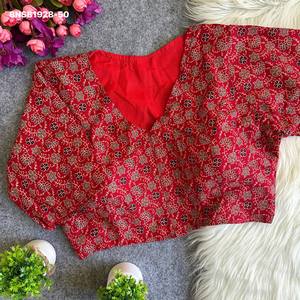 Blusa de Algodón Ajrakh de Buena Calidad con Estampado de Flores Pequeñas, Manga hasta el Codo, Cuello en V, Acolchada y con Cierre Frontal, Venta al Por Mayor - Product Image 5