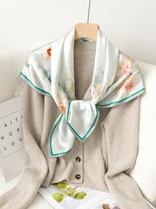 Écharpe en soie tendance pour femme, impression personnalisée, foulard carré de luxe en soie de mûrier, hijab de mode, vente en gros OEM - Product Image 4