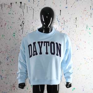 Sudadera DAYTON SKY BLUE con cuello alto, 100% azul, con apliques bordados, cuello ancho, hilos finos. - Product Image 1