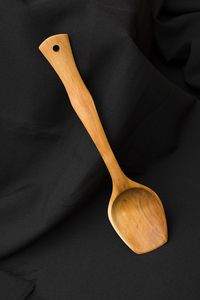 Juego de Cucharas Tradicionales Hechas a Mano de Madera de Mango para Cocinar, Remover, Mezclar y Servir Alimentos - Product Image 5