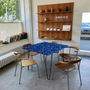 Table basse de salle à manger en plastique recyclé 4GoodThings, style moderne minimaliste, imperméable, durable, empilable, écologique, meubles pour la maison - Product Image 5