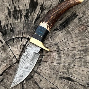 Cuchillo de Caza Profesional de Acero de Damasco con Mango de Madera Natural para Caza, Pesca, Camping y Actividades al Aire Libre - Product Image 2