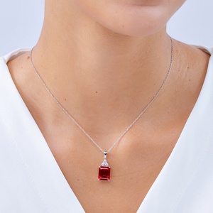 Collar de Oro Sólido de 14K con Colgante de Rubí Rojo Natural de Corte Esmeralda de 0.5 Ctw y Cadena con Trio de Diamantes de 0.02 Ctw, Joyería Fina - Product Image 2