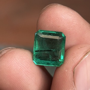 Émeraude Naturelle Rara de Zambie 5,64 Carats Vert Intense Carrée, Pierre Précieuse Libre pour la Création de Bijoux Personnalisés Haut de Gamme - Product Image 5