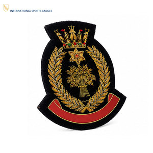 Nouvelle Arrivée Badges de Blason Familial 3D Faits Main Broderie Fil Doré Personnalisé Tissu Feutre Doux Épingle de Sûreté Élégant Décoratif - Product Image 2