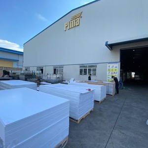 Paneles de Espuma Rígida de PVC Resistentes a la Humedad para Diseño de Paredes Modernas, para Gabinetes de Cocina y Divisiones de Baño - Product Image 1