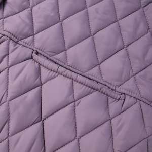 Jaket Wanita Berkerah Baseball Berlapis Isolasi Lengan Panjang Poliester Kancing Tekan Siap OEM - Product Image 2