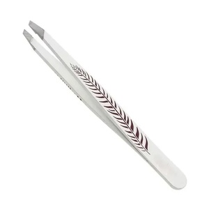 Pinzas para Cejas de Acero Inoxidable Antiestáticas con Punta Puntiaguda y Diseño Moderno con Patrón de Hojas, Marca Ryzer Studio, Puntas Inclinadas Duraderas - Product Image 1