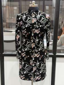 Ensemble de sherwani indo-occidental de luxe pour marié, 3 pièces, le plus vendu, pour fiançailles et réception, disponible à bon prix - Product Image 2