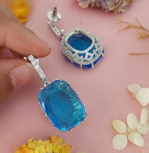 Adorables Pendientes de Moissanita Plateados en Plata de Primera Calidad para Mujeres y Chicas, Ideales para Looks de Noche y Fiestas - Product Image 5