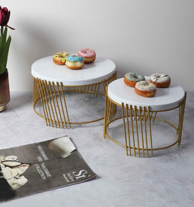 Soporte para Pastel de Metal Plateado y Dorado, Diseño de Lujo Hecho a Mano, Decoración para Bodas, Fácil de Limpiar - Product Image 3