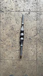 Base de poste de metal de alta resistencia, tradicional, con diseño arquitectónico duradero, componentes ornamentales y elementos para barandales de hierro forjado. - Product Image 6