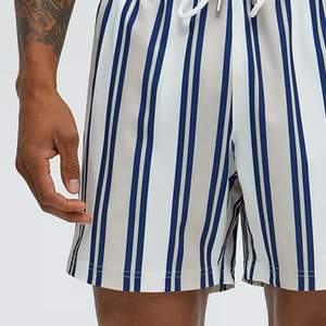 Shorts pour hommes avec options de couleurs polyvalentes, adaptés à toutes les saisons, coupe moderne et texture douce, vêtements décontractés pour hommes avec logo personnalisé - Product Image 3