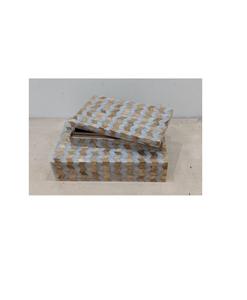 Boîtes à bijoux en résine et bois MDF de designer avec surface traditionnelle peinte à la main et sections spacieuses pour une présentation sécurisée des bijoux - Product Image 5