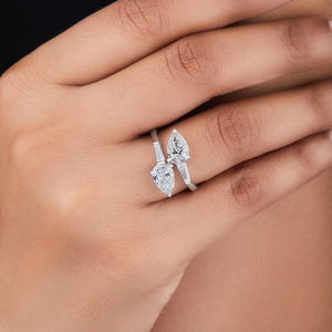 Anillo de Compromiso de Diseño Exclusivo con Moissanita de 2.44 Ct en Forma de Pera y Corte Cónico, Chapado en Oro de 18K, Engaste de Puntas, Plata 925, Joyería al por Mayor - Product Image 3