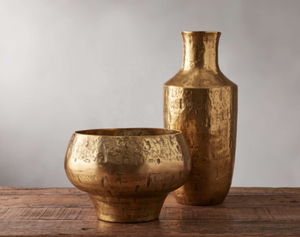 Vase à fleurs à col effilé pour le Ramadan, rustique et élégant, moderne et personnalisé, décor de table en aluminium moulé à la main pour mariages hôtels - Product Image 2