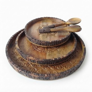Ensemble de plateaux en bois de manguier faits à la main avec cuillères à salade, vaisselle en bois écologique, plateau décoratif rond pour restaurant et hôtel - Product Image 1