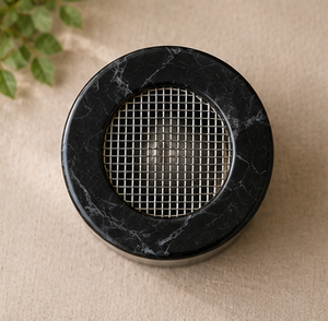 Diffuseur de parfum intelligent en résine noire avec capteur, design moderne en deux parties, diffuseur d'aromathérapie avec batterie rechargeable intégrée pour la maison - Product Image 1