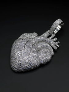 Pendentif Cœur Anatomique de Luxe Starspire Jewels en Argent 925 Plaqué Or avec Moissanite Taille Brillant et Micro-Incrustation, Breloque Thème - Product Image 1