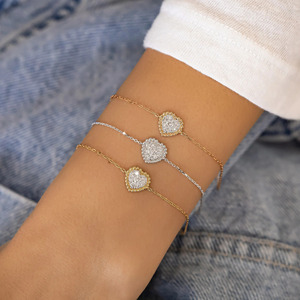 สร้อยข้อมือประดับเพชรทรงหัวใจสีขาวทองคำขาว - Product Image 4