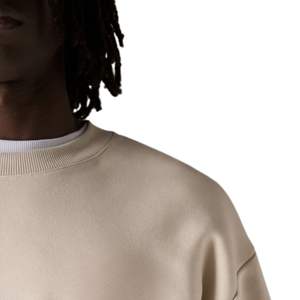 Sweat-shirt à col rond pour homme avec emblème Borg appliqué, confortable et élégant, qualité supérieure, couleur os. - Product Image 4