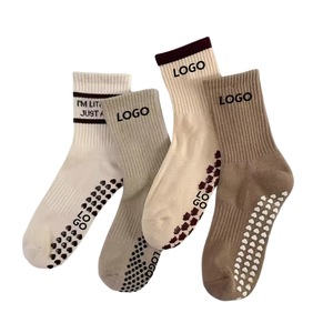 Chaussettes en coton antidérapantes avec logo personnalisé, grip antidérapant, longueur cheville, respirantes, pour un usage quotidien décontracté, style été, taille adulte - Product Image 1