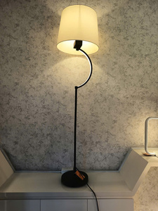 Lámpara de Pie Moderna de Metal con Pantalla Blanca Tipo Tambor, Altura Ajustable, Base E26, Luz LED 2700K Blanco Cálido, Uso Residencial - Product Image 6