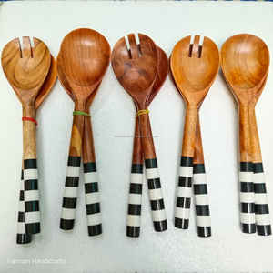 Cuchara de Servir de Lujo Hecha a Mano con Madera de Acacia y Mango de Resina, Utensilio Ecológico para Fiestas a Buen Precio - Product Image 2