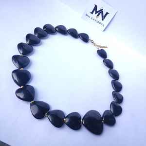 Collar de Corazón Negro de MN EXPORTS - Product Image 1