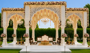 Mandap con temática de espejos en tendencia para bodas fusionales, decoración de mandap con espejos estilo Mehrab de primera calidad, conjunto de telón de fondo de escenario para bodas de alta gama - Product Image 3