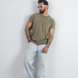 T-shirt en coton vert olive pour homme, coupe décontractée, manches courtes, col rond, broderie, couleur unie, jersey tricoté, design simple - Product Image 3