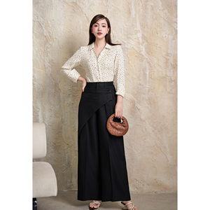 Blusa Elegante y Femenina con Estampado Floral, Manga Larga, Casual, para Oficina, con Botones al Frente, Verano, Marca SUNNY, para Mujer, Vietnam - Product Image 2