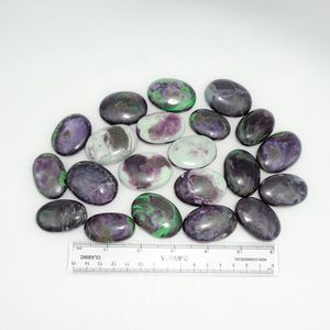 Piedra de Kammererita Ovalada Pulida Natural, Cristal Curativo Púrpura Raro, Reiki, Meditación, Energía, Arte Folclórico, Tema del Amor - Product Image 4