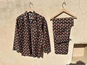 Pyjama en coton pur à motifs floraux : ensemble de vêtements de nuit légers pour l'été pour femmes - Product Image 1