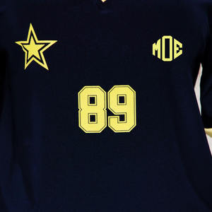 Maillot de football américain vintage rétro surdimensionné personnalisé avec impression par sublimation, col en V, maille 240 GSM pour femme - Product Image 4