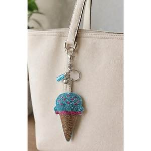 Porte-clés de créateur en perles de rocaille, breloque de sac brodée colorée, porte-clés perlé fait main élégant, décoration de sac à main raffinée - Product Image 3
