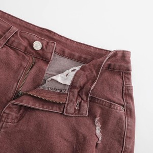 Shorts en jean déchirés taille haute pour femme, style décontracté d'été, couleur unie, coupe boyfriend, avec ourlet effiloché et trous. - Product Image 4