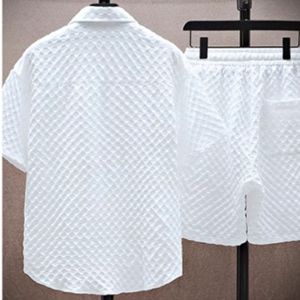 ชุดเซ็ตสองชิ้นลำลองสำหรับผู้ชาย OEM เสื้อแขนสั้น กางเกงขาสั้น ผ้าระบายอากาศ แห้งเร็ว พิมพ์ลาย โพลีเอสเตอร์ 100% ไซส์ใหญ่ - Product Image 2