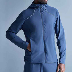Ensemble survêtement deux pièces personnalisé pour homme : coupe-vent à capuche et short – Style urbain décontracté, grandes tailles – Fabricant de vêtements de sport - Product Image 5