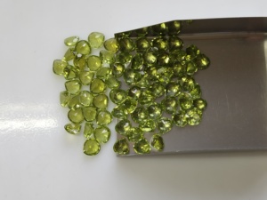 Peridoto Verde Natural de 6MM, Corte Corazón, Mejor Calidad, Tamaño Personalizable, Gema Suelta para Joyería - Product Image 4